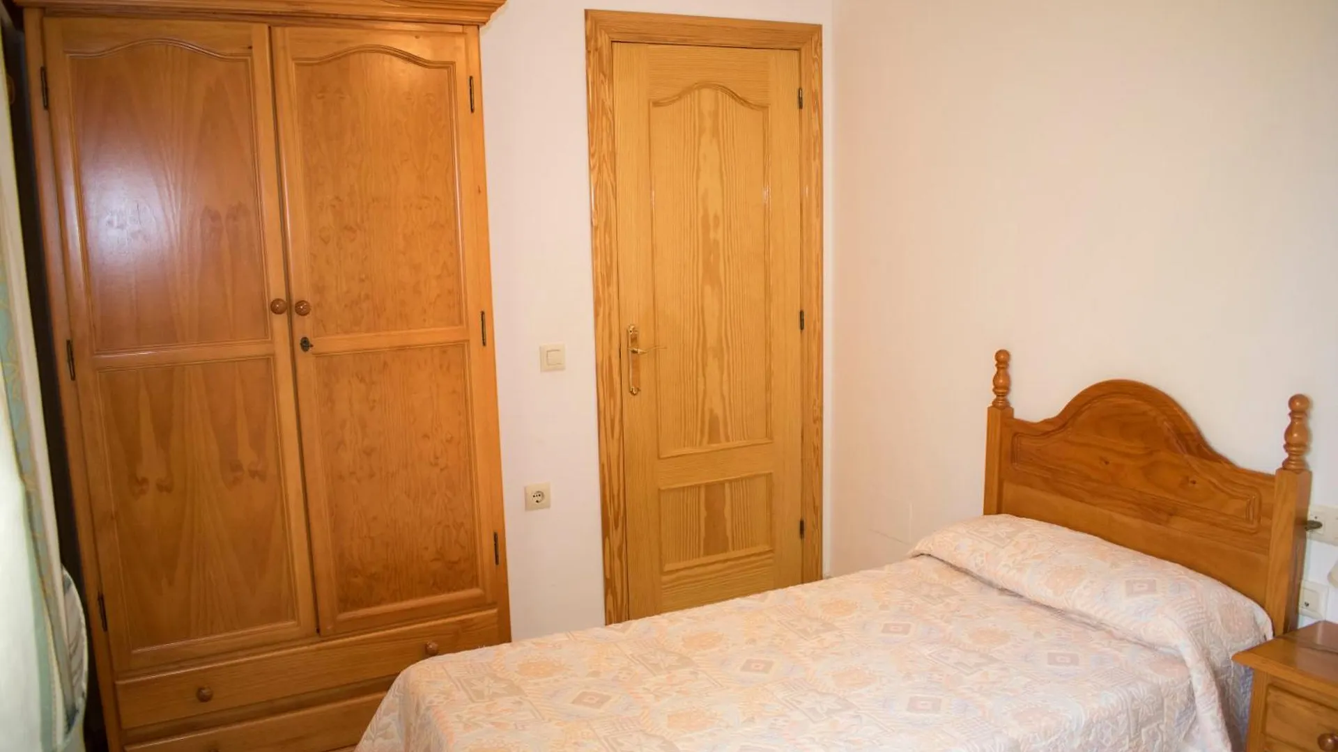 Apartamentos Carmina Carboneras